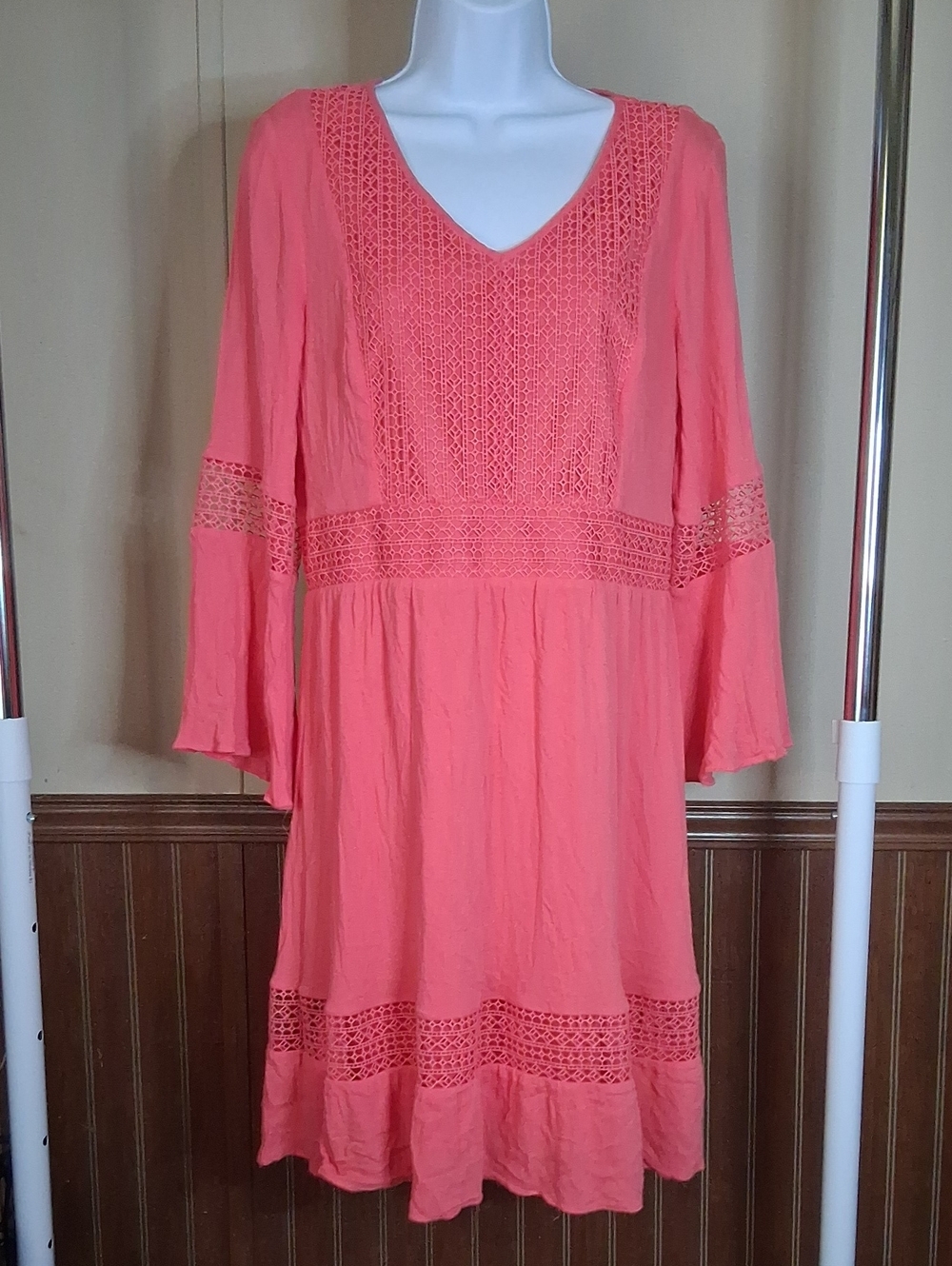 Cupio Coral Crochet-Trim V-Neck Dress Size Large